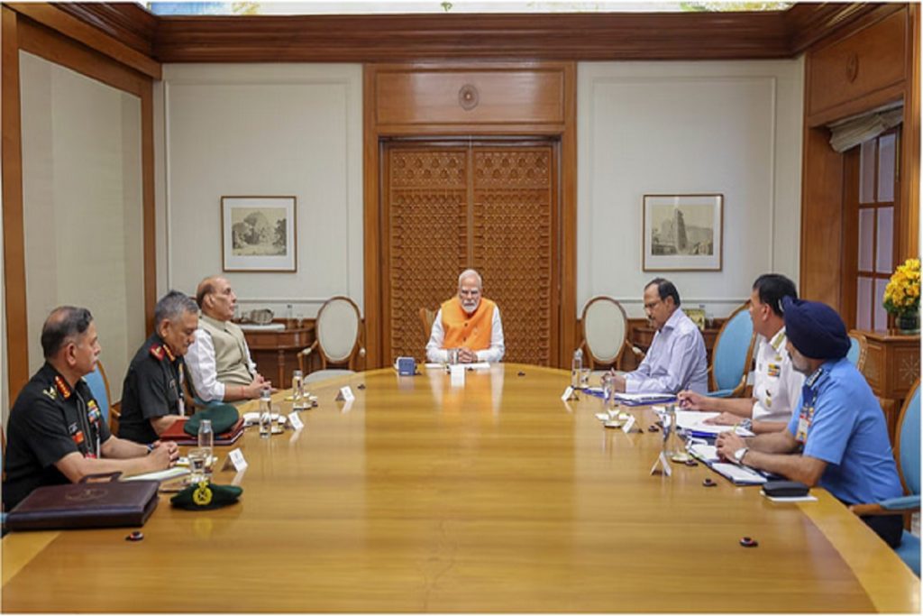 पाक से तनाव के बीच पहलगाम पर रणनीति, पीएम ने की उच्चस्तरीय बैठक!