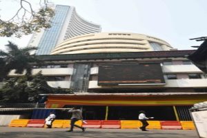 Stock-market-crashes-due-to-weak-global-cues-Sensex-slips-872-points
