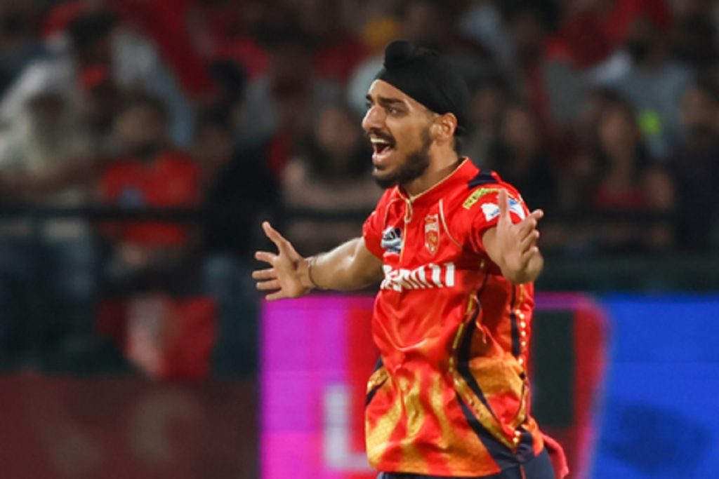 आईपीएल: स्विंग गेंदबाज़ी से एलएसजी का टॉप ऑर्डर तोड़ा – अर्शदीप!