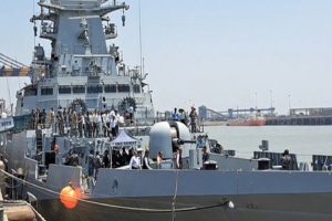 We-are-ready-message-of-CO-of-INS-Surat-to-the-enemy