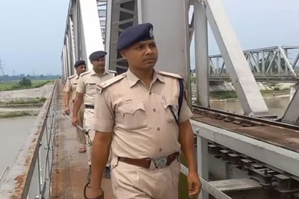 बांग्लादेश सीमा से सटे स्टेशनों व पुलों पर आरपीएफ ने बढ़ाई गश्त!