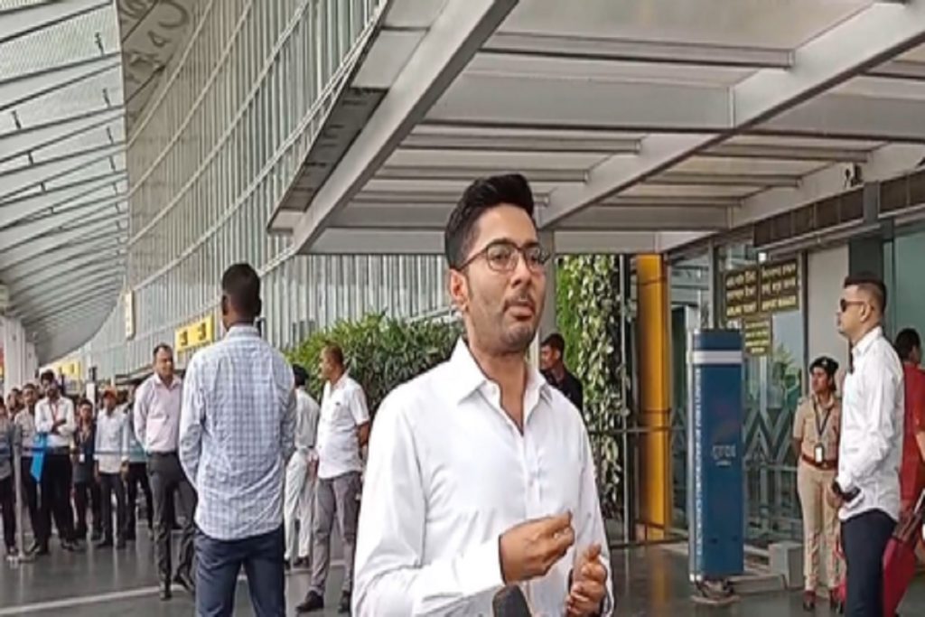 प्रतिनिधिमंडल तय करने का हक सरकार नहीं, पार्टी का है: बनर्जी!