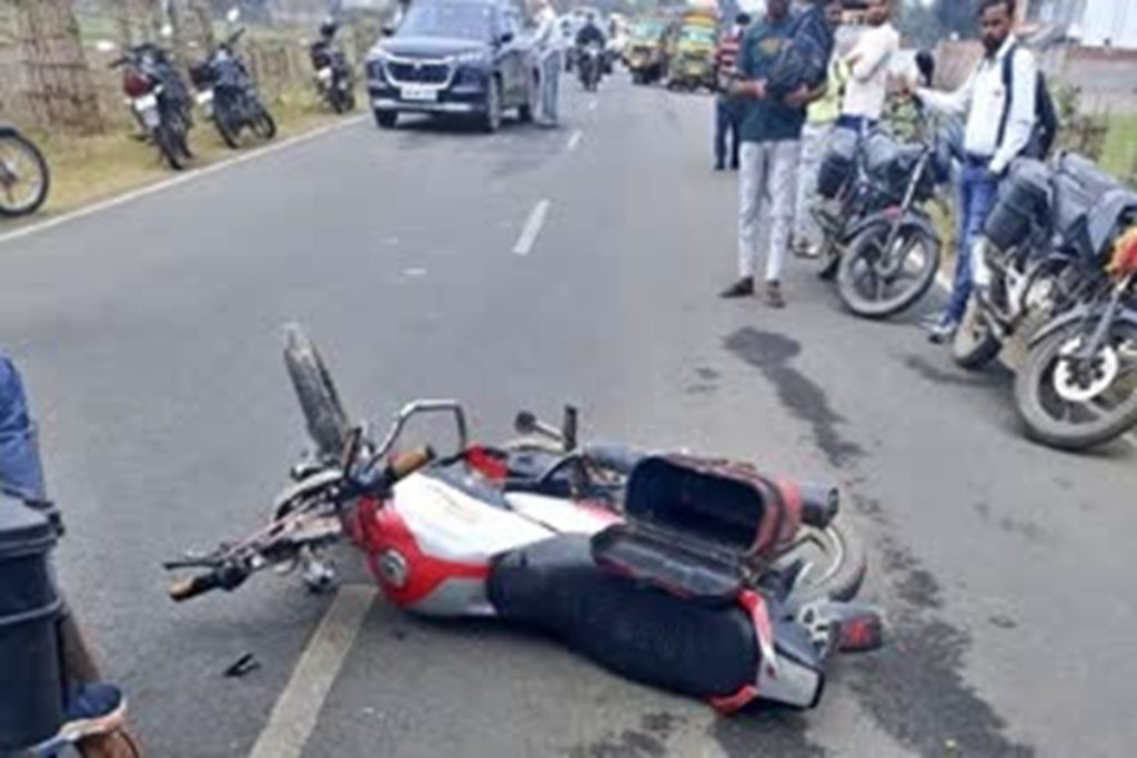 बिहार के जमुई में ट्रैक्टर-बाइक की टक्कर में दो भाइयों की मौत, एक गंभीर घायल