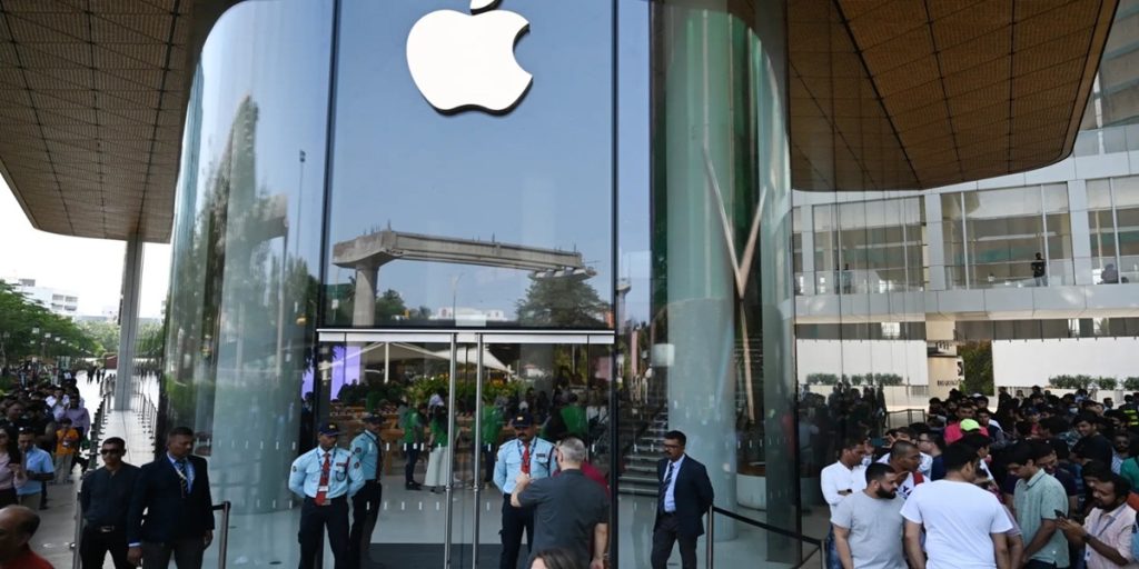 भारत में एप्पल की धमाकेदार पहली तिमाही, जल्द खुलेगा नया रिटेल स्टोर