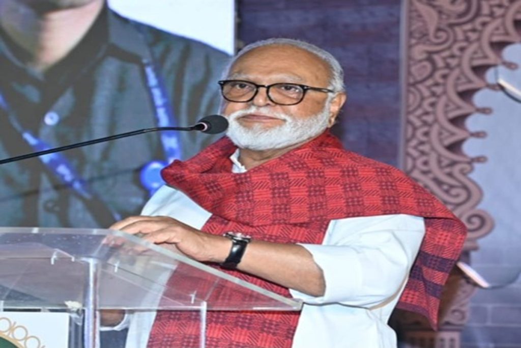 छगन भुजबल ने ली मंत्री पद की शपथ