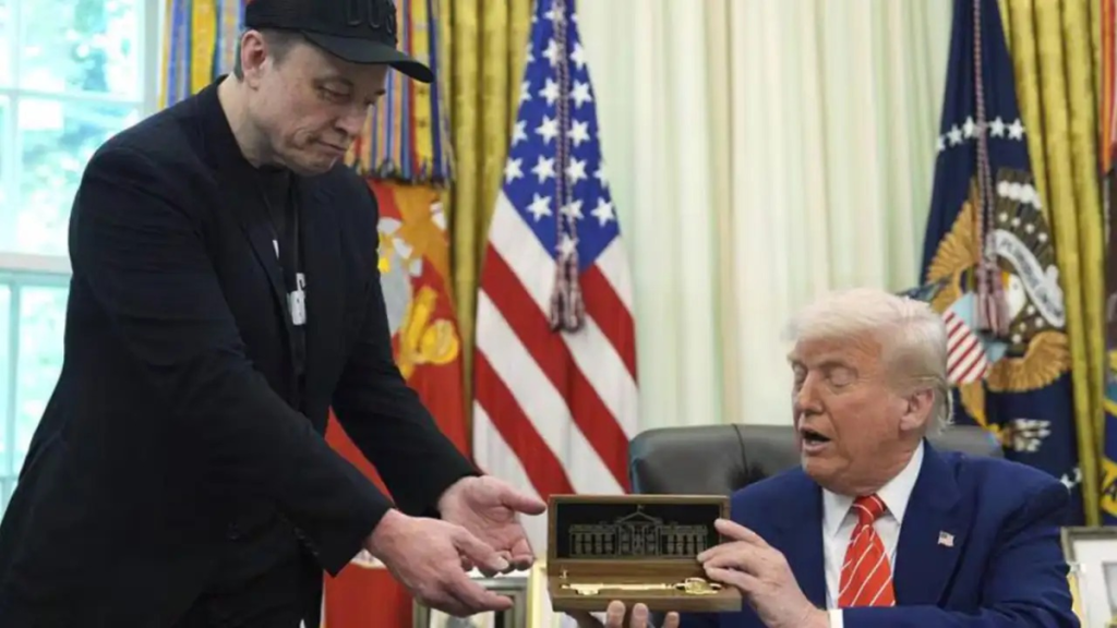 ट्रम्प ने एलोन मस्क को दिया विदाई का ‘विशेष’ तोहफा!