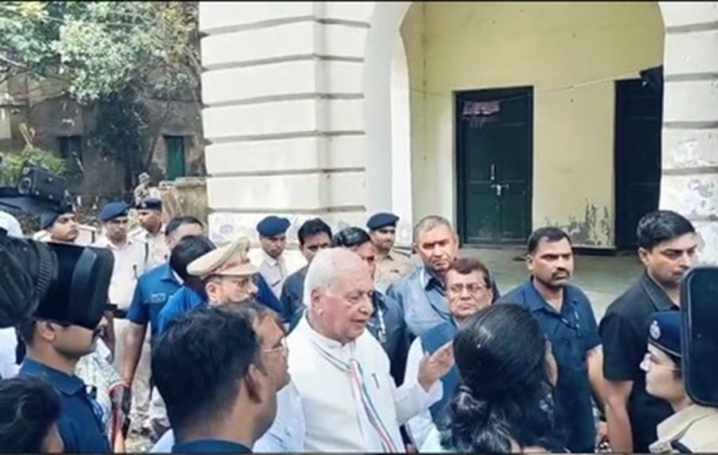 बमबारी से मौत के बाद बीएन कॉलेज पहुंचे राज्यपाल आरिफ मोहम्मद खान