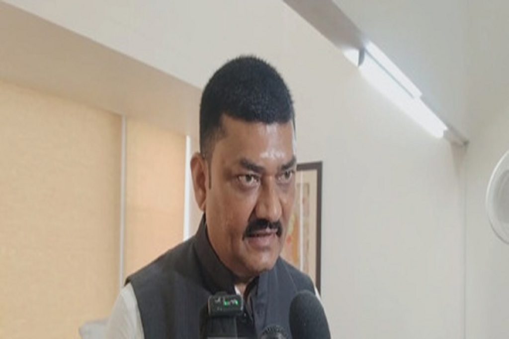 ‘आप’ अंबेडकर के सिद्धांतों से भटकी, इसलिए निलंबन सही : उमेश मकवाणा!