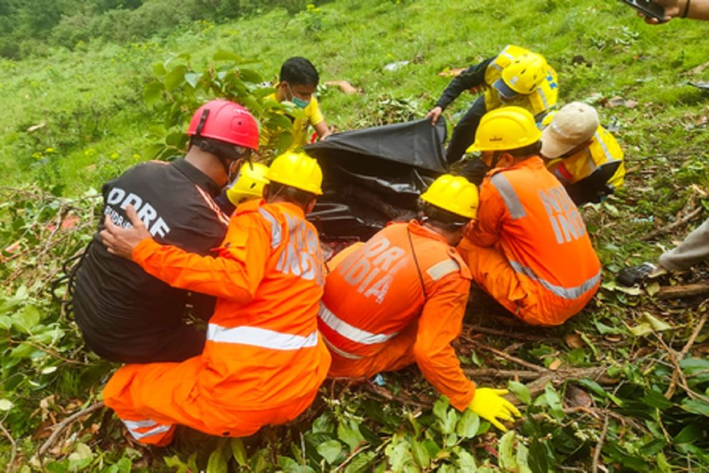 केदारनाथ हादसे के बाद एक्शन, पायलटों के लाइसेंस सस्पेंड, कंट्रोल रूम निर्देश!