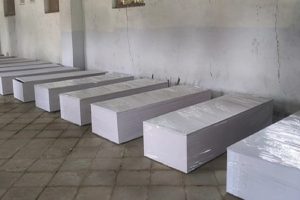 Ahmedabad-accident-Nelvin-who-is-making-coffins-for-dead-bodies-gets-emotional