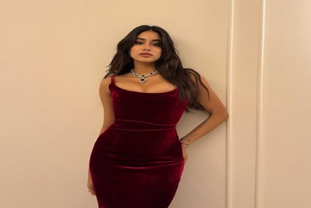 अहमदाबाद विमान हादसा : जान्हवी कपूर बोलीं, ‘दर्द शब्दों में बयां नहीं’!