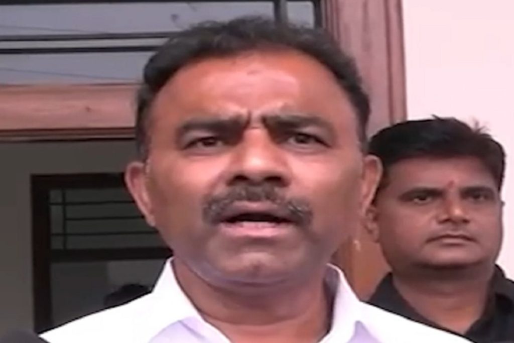 बेंगलुरु भगदड़: भाजपा ने सीएम, डीसीएम को दोषी ठहराया, एक करोड़ मुआवजे की मांग!