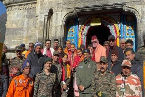 Chardham-Yatra-2025-Army-Chief-Upendra-Dwivedi-reached-Kedarnath-Dham-took-blessings-after-praying