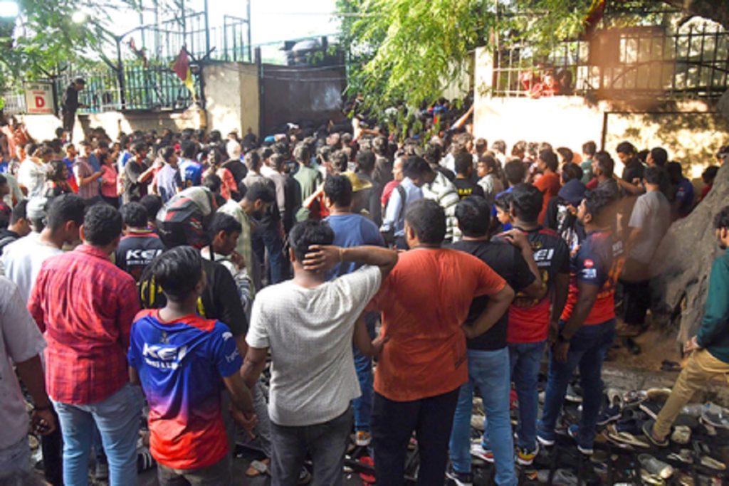 चिन्नास्वामी भगदड़ कांड: आरसीबी प्रबंधन समेत कई पर एफआईआर दर्ज!