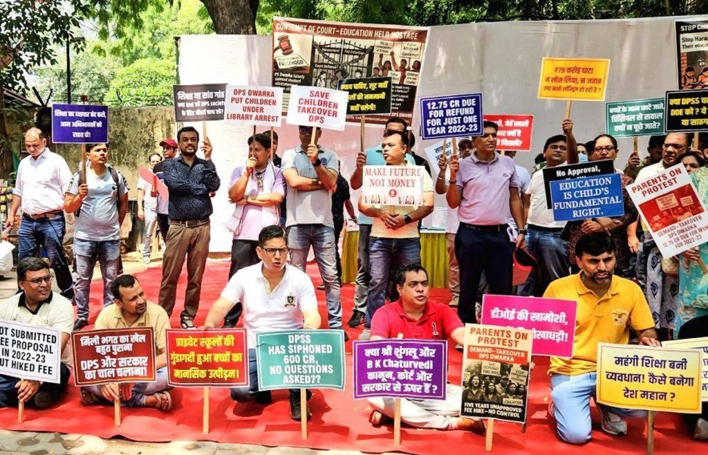 डीपीएस द्वारका के खिलाफ अभिभावकों का बड़ा प्रदर्शन: ‘