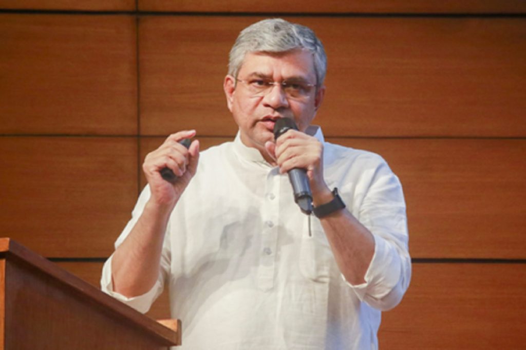 वित्त वर्ष 2026 की शानदार शुरुआत, मोबाइल निर्यात पहुँचा 5.5 अरब डॉलर!