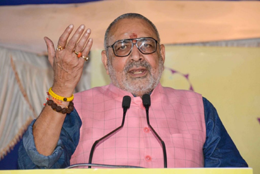 गिरिराज सिंह का तंज – तेजस्वी को सीएम बनाना मुंगेरीलाल का सपना!