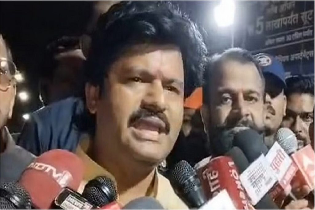 महाराष्ट्र : धर्मांतरण पर भड़काऊ बयान, BJP विधायक ने दी 11 लाख की घोषणा!