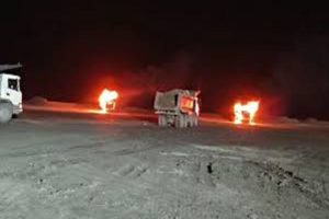 In-Hazaribagh-militants-burnt-two-vehicles-of-a-mining-company-a-youth-injured-in-indiscriminate-firing