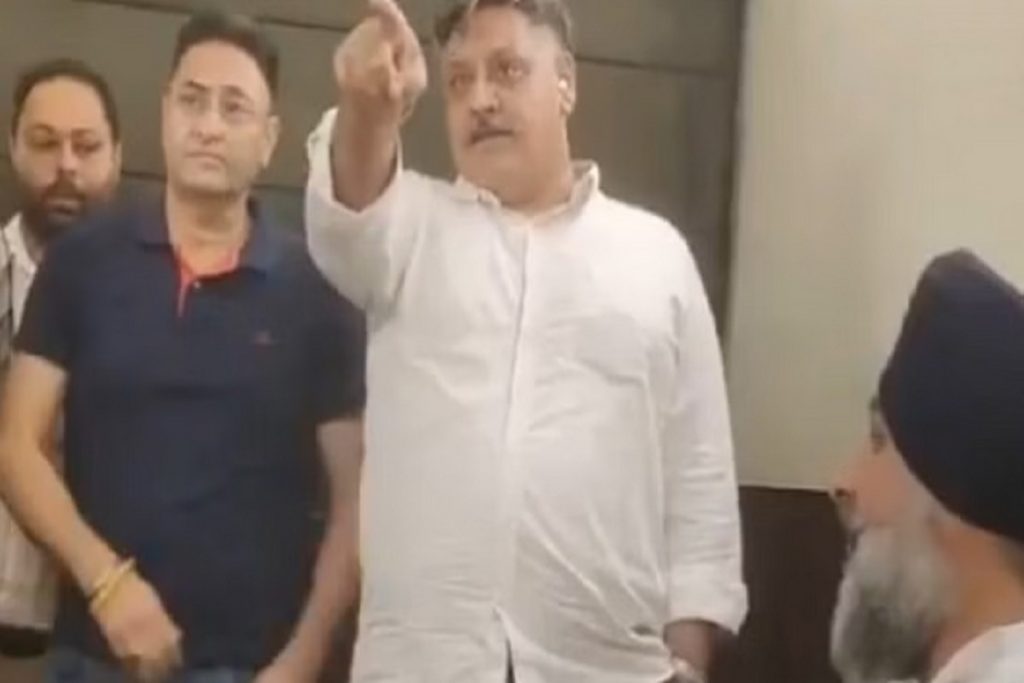 विजिलेंस की दबिश में मजीठिया हिरासत में, अकाली दल नाराज़!