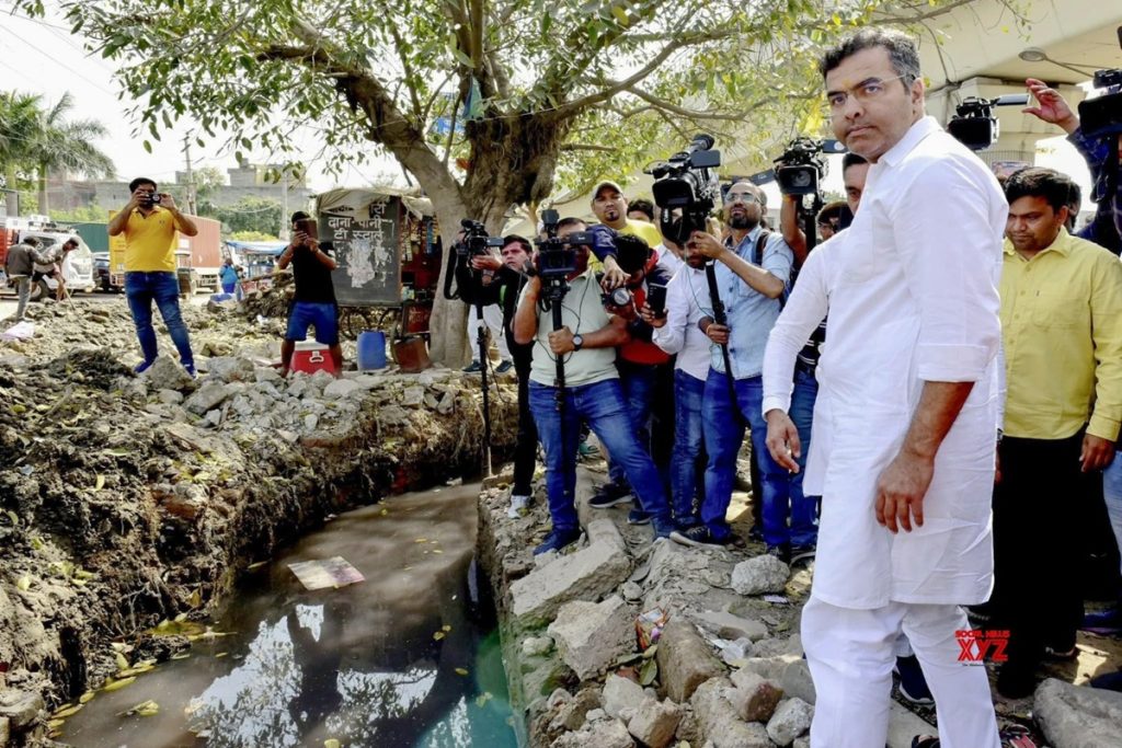 दिल्ली के नाले जाम, केजरीवाल सरकार की विरासत बेनकाब: प्रवेश वर्मा
