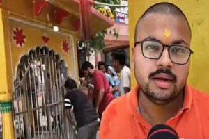 Prayagra-Dress-code-implemented-in-the-ancient-Shri-Mankameshwar-temple-skirt-top-jeans-and-pants-banned