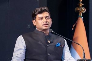 Rahul-Gandhi-has-always-done-politics-on-every-issue-Shrikant-Shinde