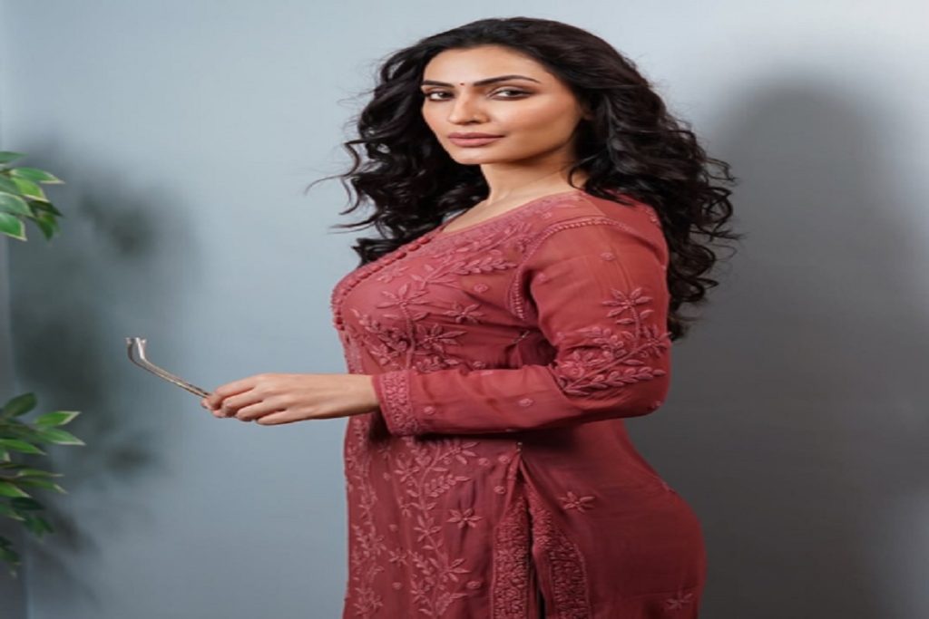 गोविंद नामदेव पर भड़कीं शिवांगी वर्मा, बोलीं- सोशल मीडिया बिग बॉस!