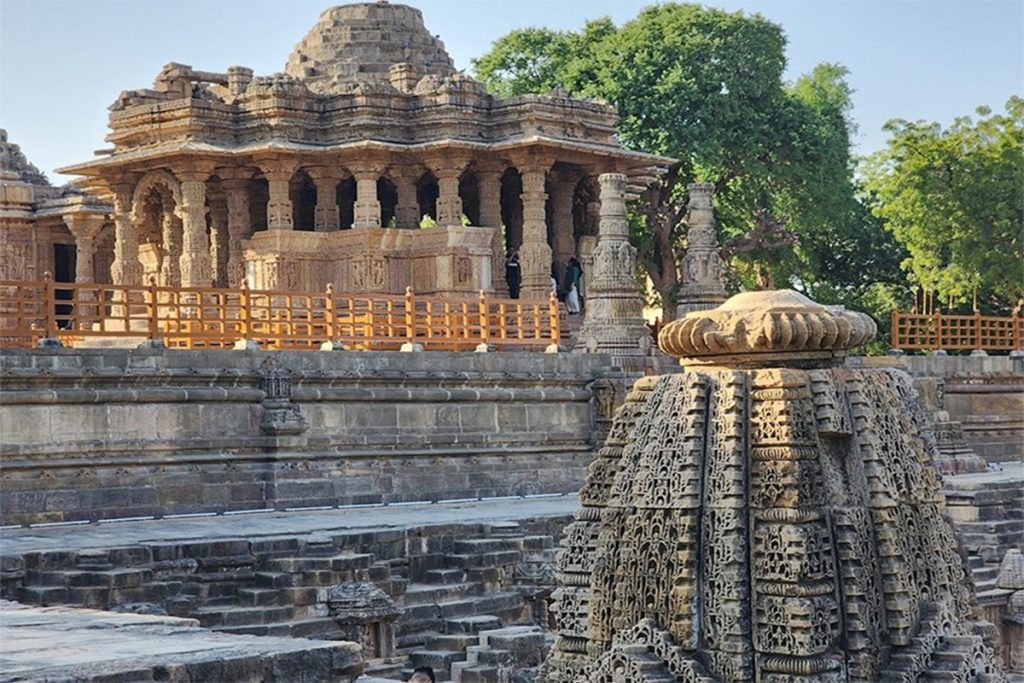 सूर्यदेव की उपासना से मिलेगा आरोग्य, तेज और ऐश्वर्य; जानिए भारत के प्रमुख सूर्य मंदिरों के बारे में