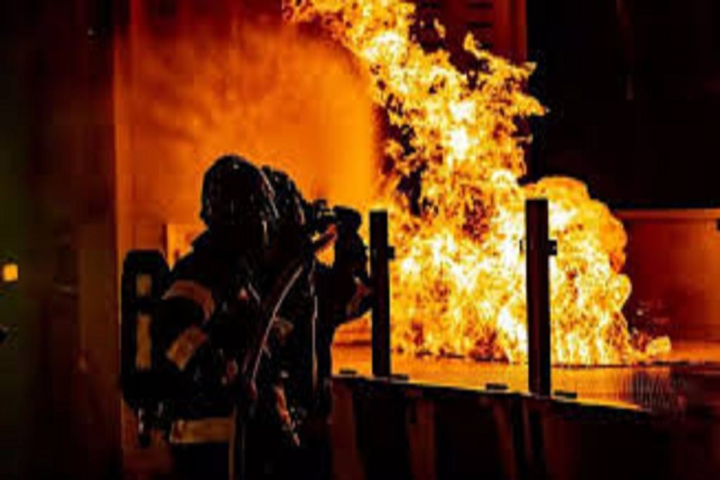 तेलंगाना की सिगाची फार्मा फैक्ट्री में धमाका, 10 की मौत का दावा!