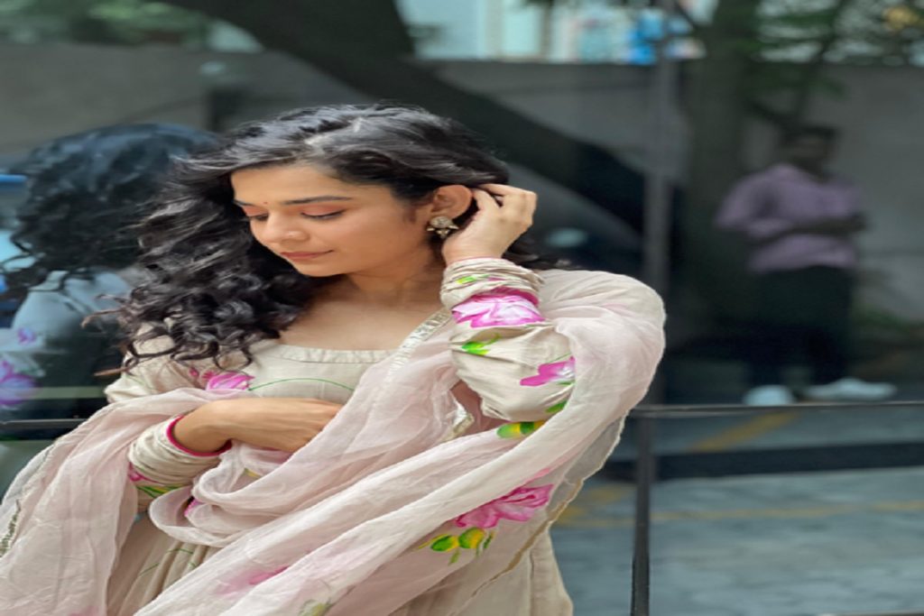 ‘एक नई भाषा में काम करना मेरे लिए चुनौती थी’, तमिल डेब्यू पर बोलीं मिथिला पालकर!