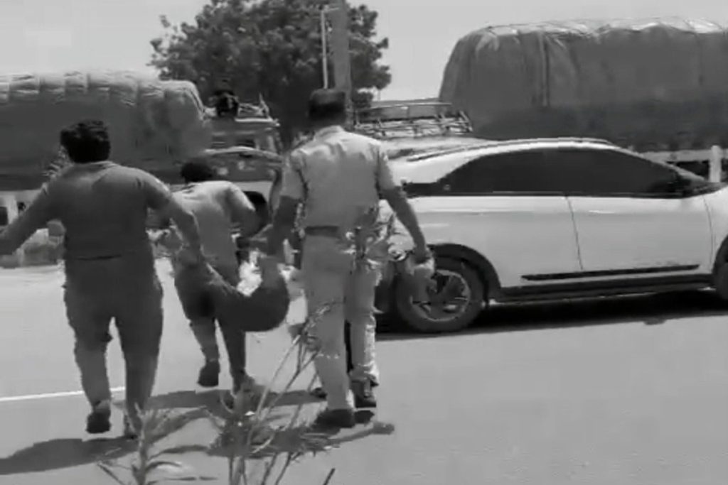 वाईएस जगन रेड्डी की गाड़ी से पार्टी कार्यकर्ता कुचलने के बाद, ड्राइवर और चार अन्य समेत एफआईआर!