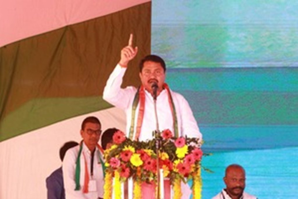 महाराष्ट्र सरकार को निरस्त करने की कोंग्रेसी की मांग !