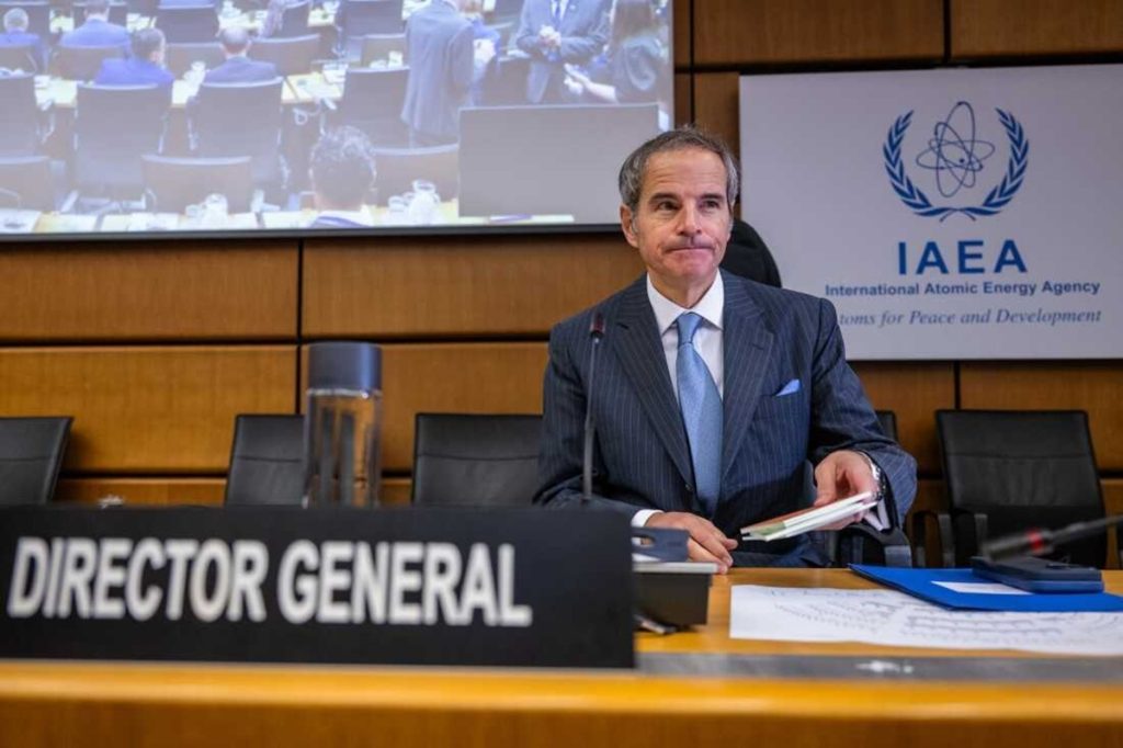 ईरान के परमाणु निगरानी को लेकर टकराव और भी गहरा, IAEA ने अपने आखिरी निरीक्षकों को हटाया!