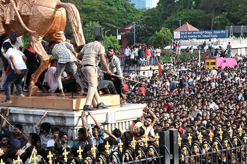 बेंगलुरु भगदड़: कर्नाटक क्रिकेट असोसिएशन के सचिव और कोषाध्यक्ष के इस्तीफे !