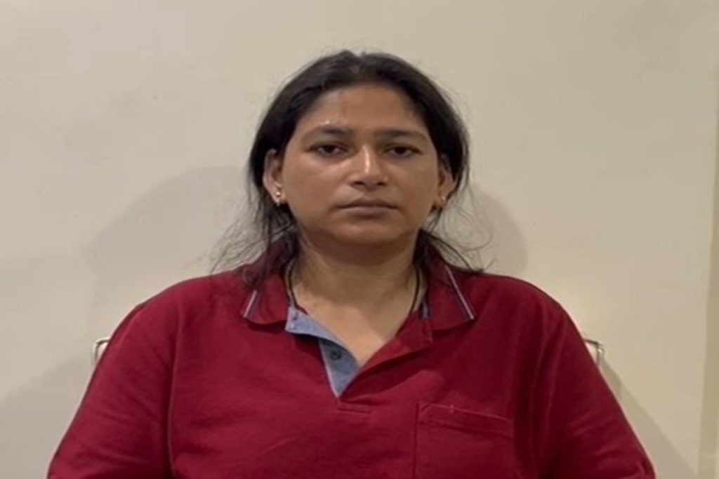 झांसी पान सिंह तोमर की पोती का आरोप- जेई ने की थी अभद्रता