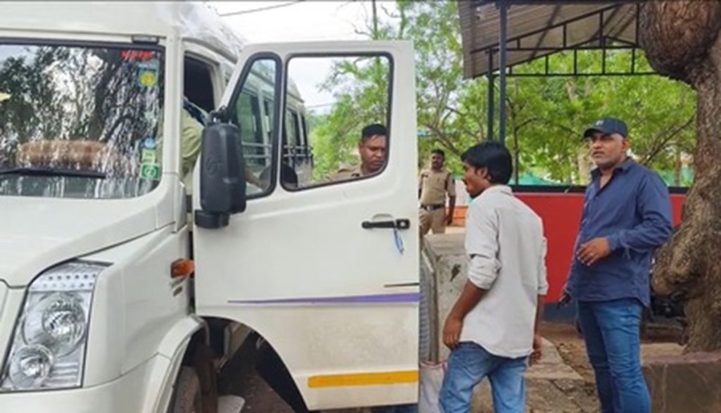 छत्तीसगढ़: आत्मसमर्पण करने वाले और गिरफ्तार नक्सलवादियों की संख्या हो चुकी ३ हजार!