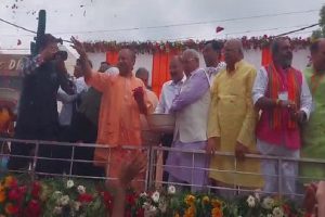 CM-Yogi-showered-flowers-on-Kanwadias-in-Meerut-warned-hooligans!