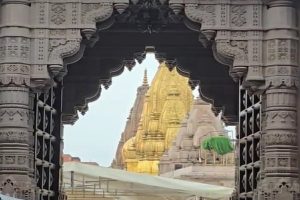 Crowds-at-Vishwanath-temple-in-Sawan-administration-made-special-arrangements!