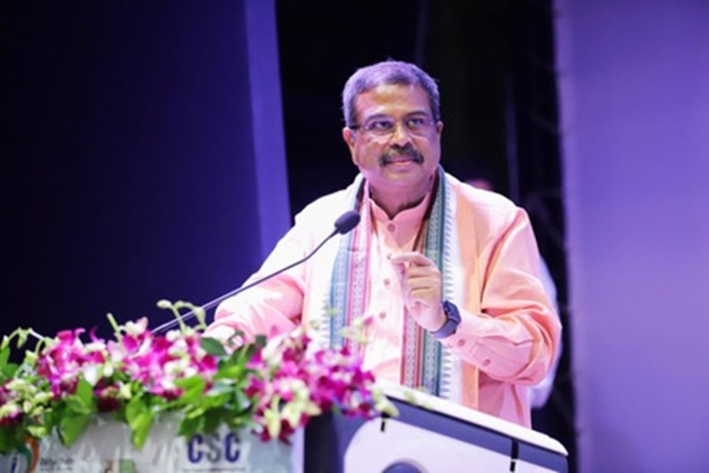 बांग्लादेशी घुसपैठियों की आड़ में जीत चाहती है कांग्रेस!