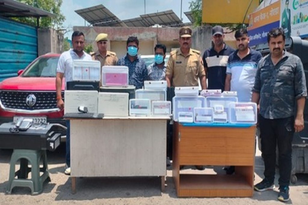 नोएडा में फर्जी मार्कशीट रैकेट का भंडाफोड़, सरगना समेत दो गिरफ्तार!