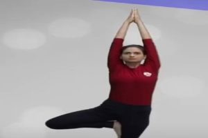 From-Chakrasana-to-Vrikshasana-5-yoga-asanas-for-increasing-childrens-height
