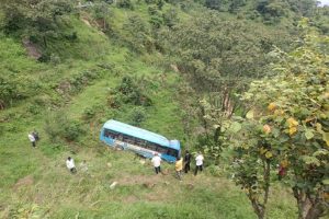 HRTC-bus-falls-into-ditch-in-Himachal-7-dead!