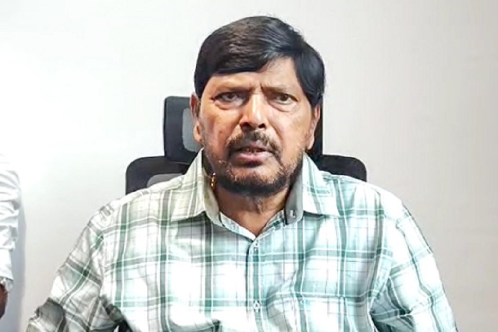 महाराष्ट्र में मराठी के नाम पर गुंडागर्दी बर्दाश्त नहीं होगी: रामदास आठवले!