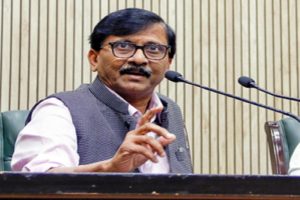 Minister-threatens-Sanjay-Raut-with-notice-in-viral-video-case!