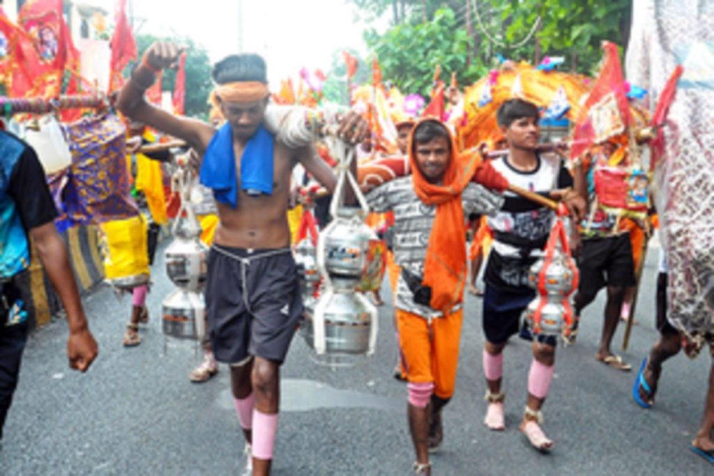 नोएडा : कांवड़ यात्रा को लेकर पुलिस-प्रशासन की बैठक, रूट प्लान तैयार!