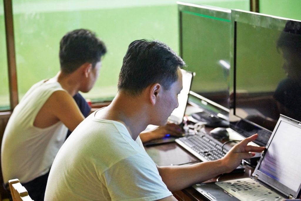 अमेरिकियों को ठग रहे थे उत्तर कोरिया के साइबर फ्रॉड गिरोह, करोड़ों डॉलर की ठगी पर्दाफाश!