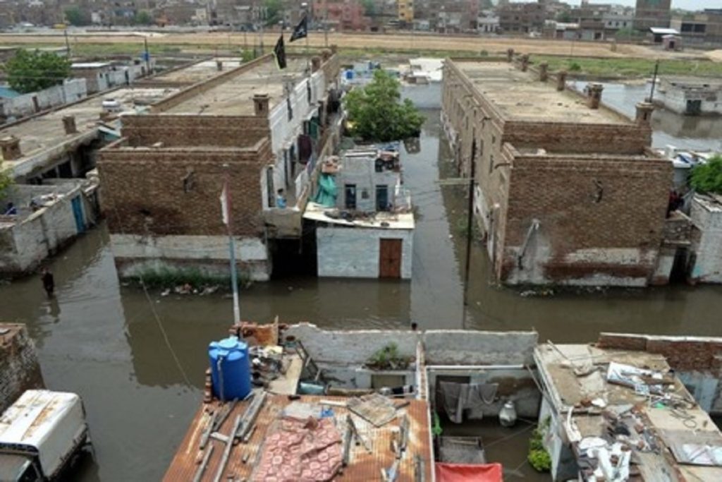 पाकिस्तान: गिलगित-बाल्टिस्तान में बाढ़ से तबाही, चार पर्यटक मृत, 15 लापता!