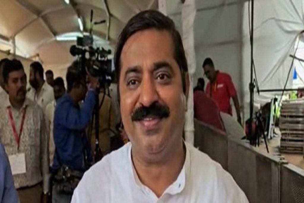 नसीरुद्दीन शाह पर राम कदम का वार, पूछा- भारत से बढ़कर पाकिस्तान?