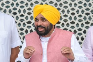 Sharp-conflict-between-Captain-Amarinder-and-CM-Mann-on-Majithia-dispute!